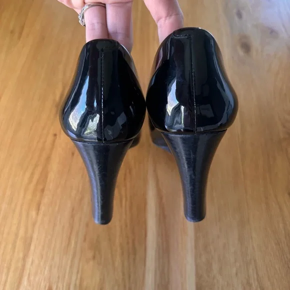 Tory Burch Jade Peep Toe Patent Leather Wedge Pumps Black Size 8 - Picture 8 of 12
